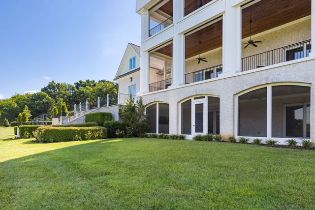 8400 Heirloom Blvd, College Grove, TN 37046