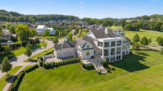 8400 Heirloom Blvd, College Grove, TN 37046