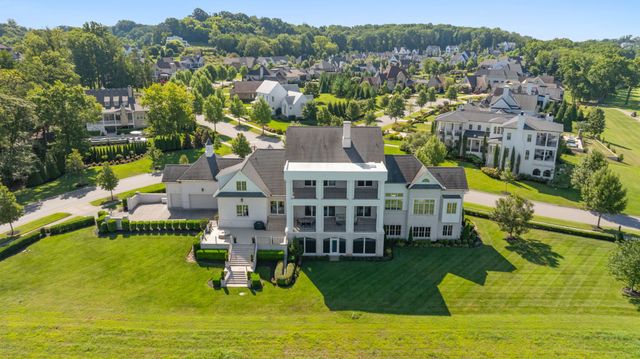 8400 Heirloom Blvd, College Grove, TN 37046