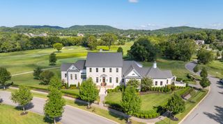 8400 Heirloom Blvd, College Grove, TN 37046