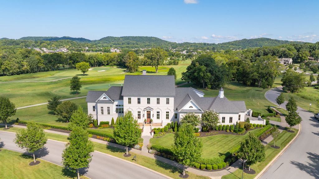 8400 Heirloom Blvd, College Grove, TN 37046