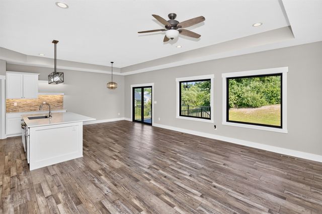 5640 Sunburst Drive, Pleasant Hill, IA 50327