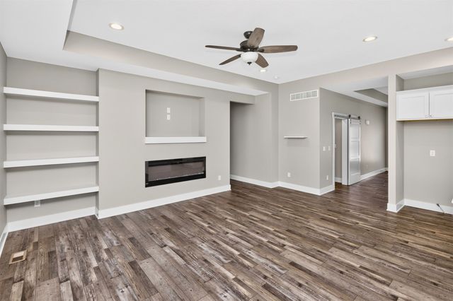 5640 Sunburst Drive, Pleasant Hill, IA 50327