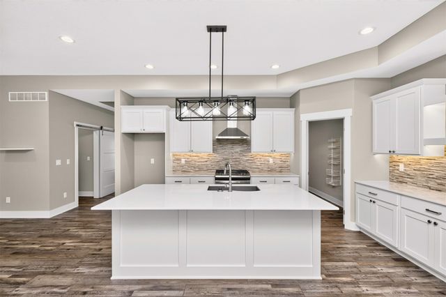 5640 Sunburst Drive, Pleasant Hill, IA 50327