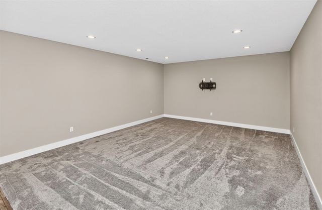 5640 Sunburst Drive, Pleasant Hill, IA 50327