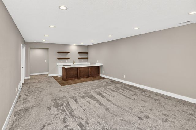 5640 Sunburst Drive, Pleasant Hill, IA 50327