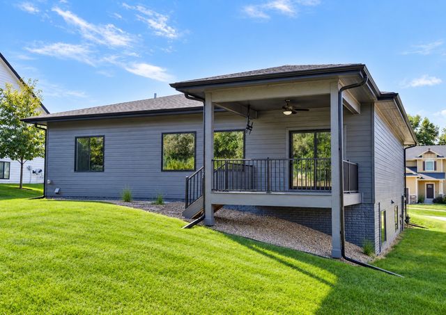 5640 Sunburst Drive, Pleasant Hill, IA 50327