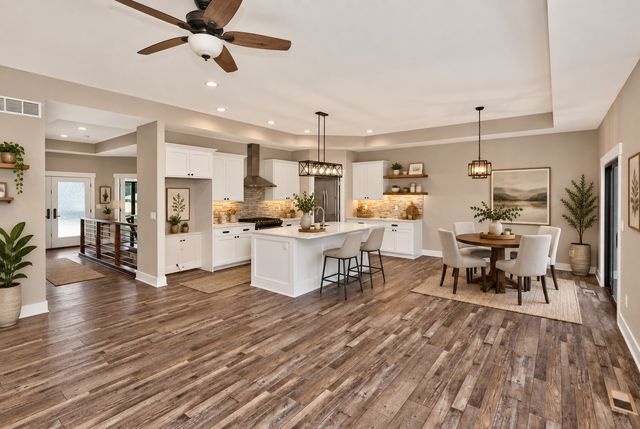 5640 Sunburst Drive, Pleasant Hill, IA 50327