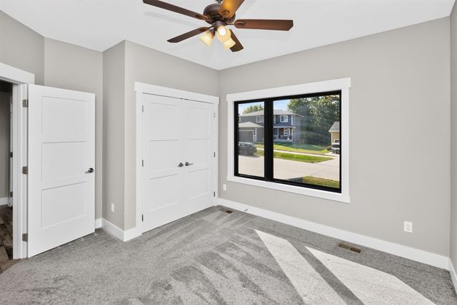 5640 Sunburst Drive, Pleasant Hill, IA 50327