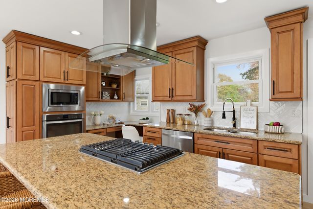 1066 Overlook Drive, Toms River, NJ 08753