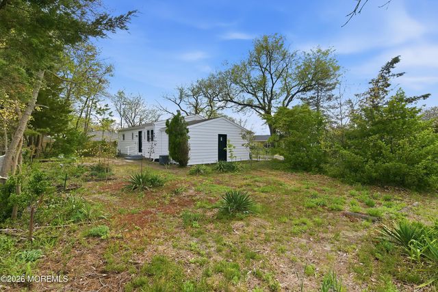 1066 Overlook Drive, Toms River, NJ 08753
