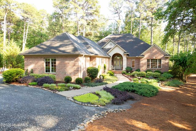 18 Oxton Circle, Pinehurst, NC 28374