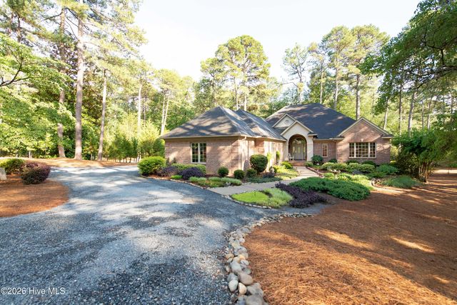 18 Oxton Circle, Pinehurst, NC 28374