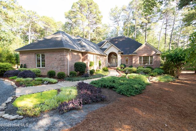 18 Oxton Circle, Pinehurst, NC 28374
