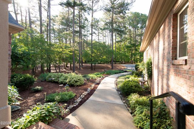 18 Oxton Circle, Pinehurst, NC 28374