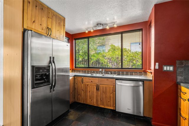 1876 Candela, Santa Fe, NM 87505