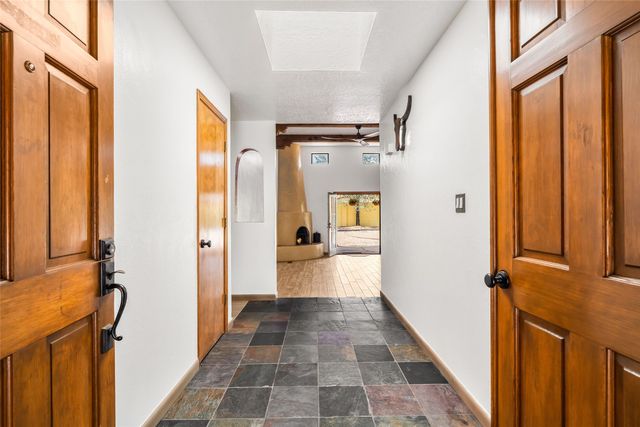 1876 Candela, Santa Fe, NM 87505