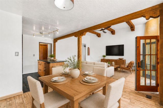 1876 Candela, Santa Fe, NM 87505