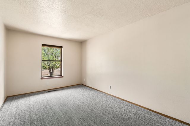 1876 Candela, Santa Fe, NM 87505