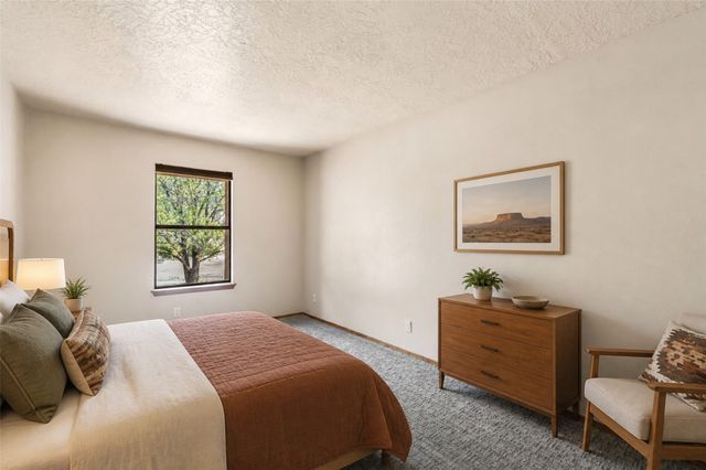 1876 Candela, Santa Fe, NM 87505