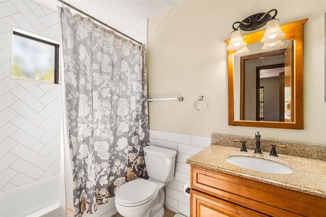 1876 Candela, Santa Fe, NM 87505