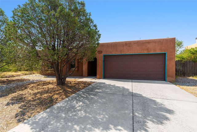 1876 Candela, Santa Fe, NM 87505