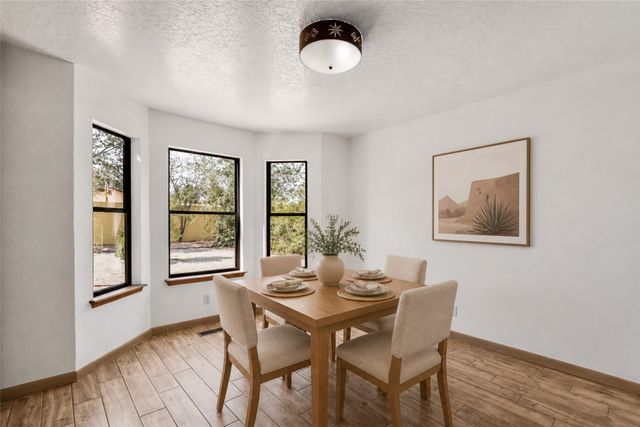 1876 Candela, Santa Fe, NM 87505