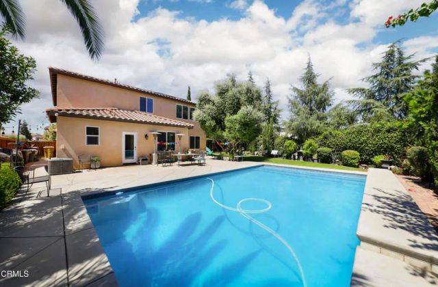5902 Grizzly Peak Drive, Bakersfield, CA 93311
