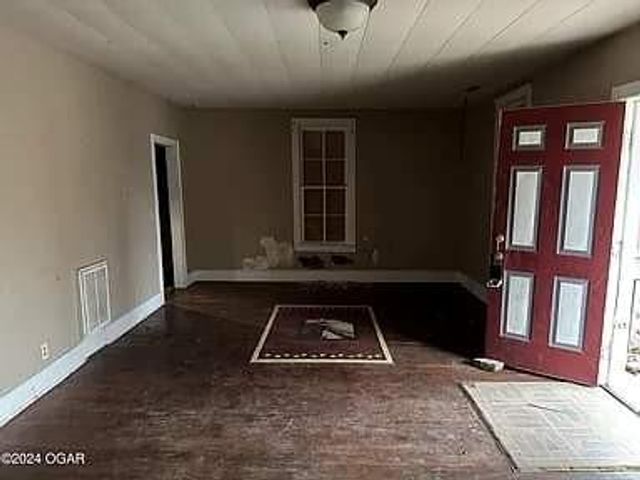 229 S Main Street, Nevada, MO 64772