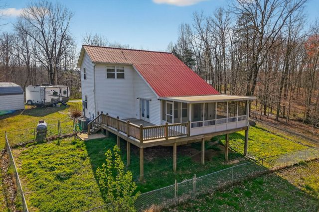 120 Red Bud Ln, Hilham, TN 38568