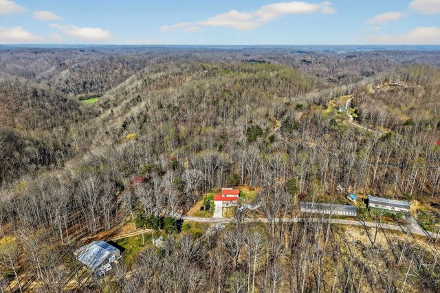 120 Red Bud Ln, Hilham, TN 38568