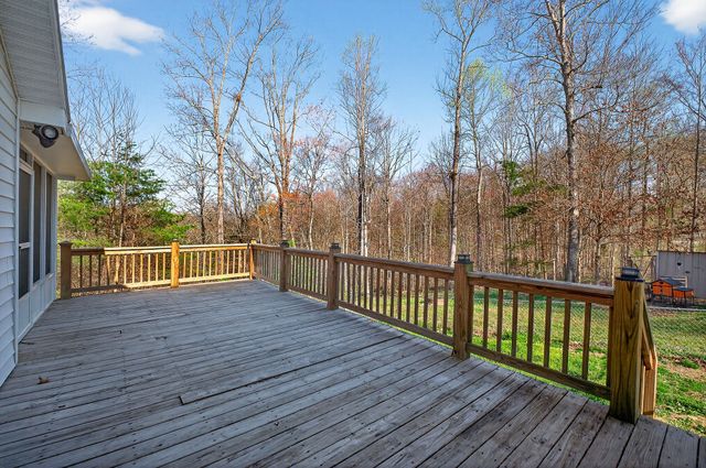 120 Red Bud Ln, Hilham, TN 38568