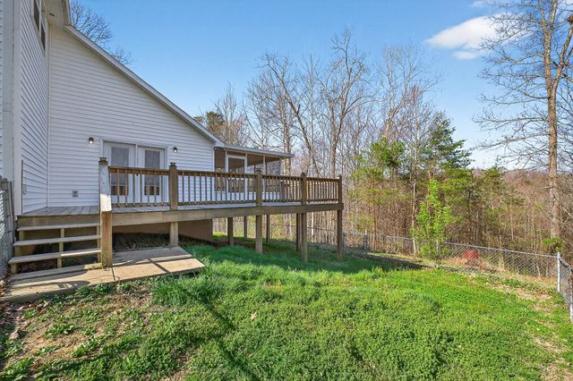120 Red Bud Ln, Hilham, TN 38568