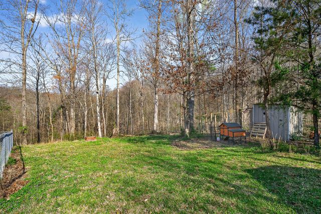 120 Red Bud Ln, Hilham, TN 38568