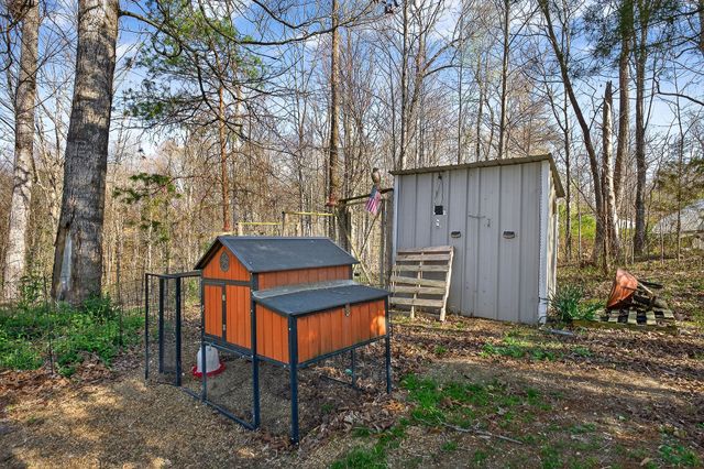 120 Red Bud Ln, Hilham, TN 38568