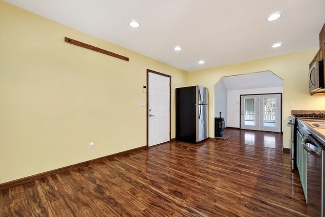 120 Red Bud Ln, Hilham, TN 38568