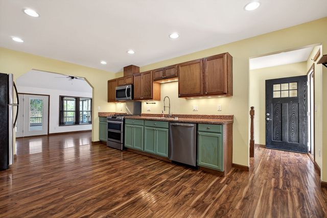 120 Red Bud Ln, Hilham, TN 38568