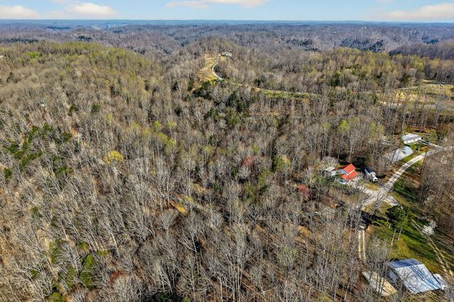 120 Red Bud Ln, Hilham, TN 38568