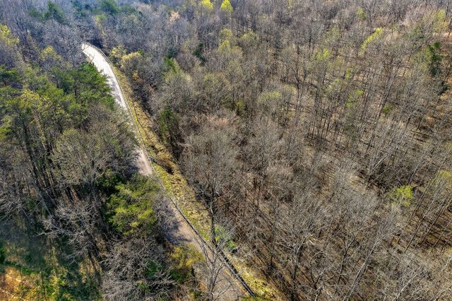 120 Red Bud Ln, Hilham, TN 38568