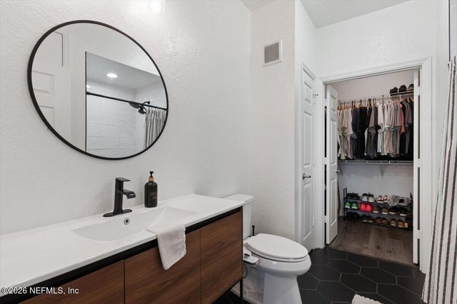 8539 GATE Parkway W 9404, Jacksonville, FL 32216