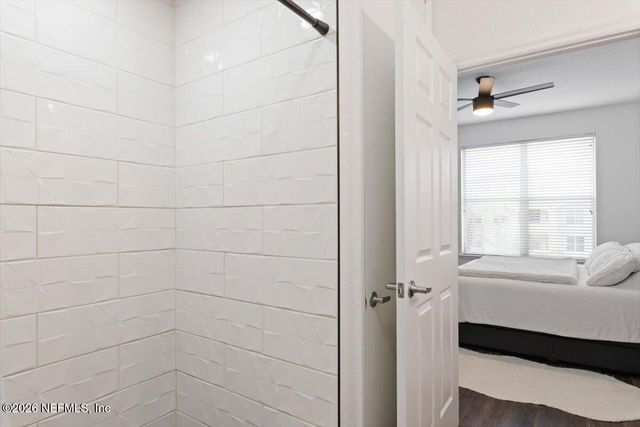 8539 GATE Parkway W 9404, Jacksonville, FL 32216