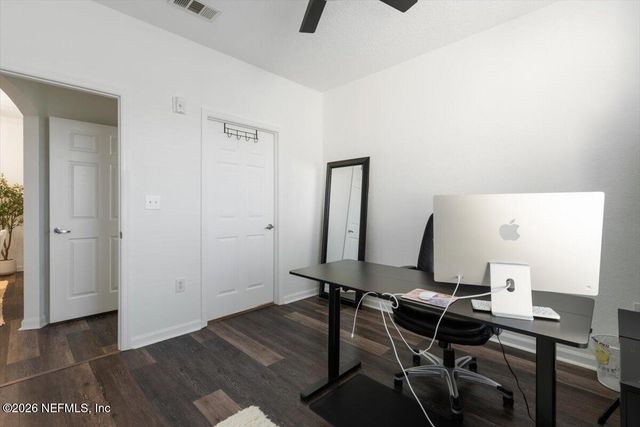 8539 GATE Parkway W 9404, Jacksonville, FL 32216