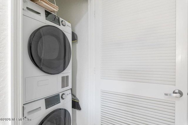 8539 GATE Parkway W 9404, Jacksonville, FL 32216