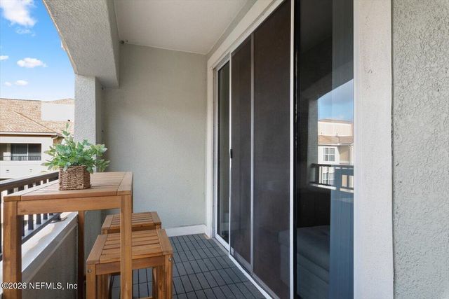 8539 GATE Parkway W 9404, Jacksonville, FL 32216