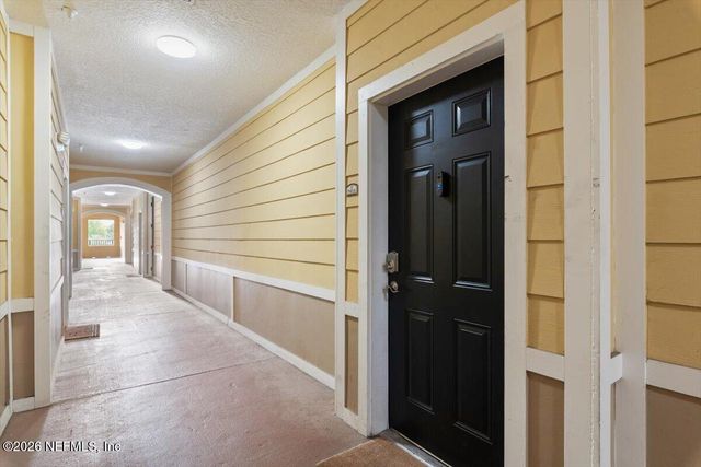 8539 GATE Parkway W 9404, Jacksonville, FL 32216