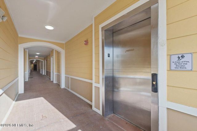 8539 GATE Parkway W 9404, Jacksonville, FL 32216