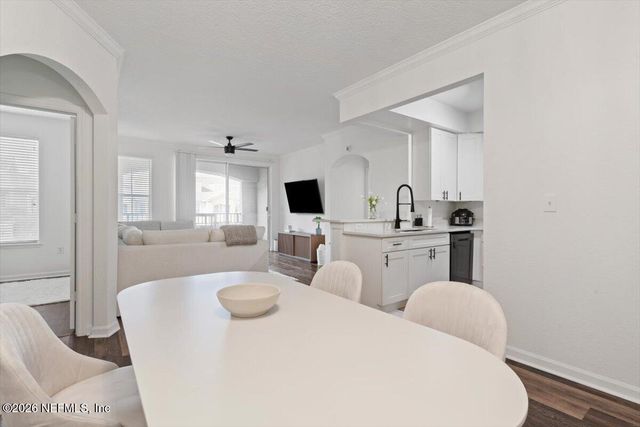 8539 GATE Parkway W 9404, Jacksonville, FL 32216