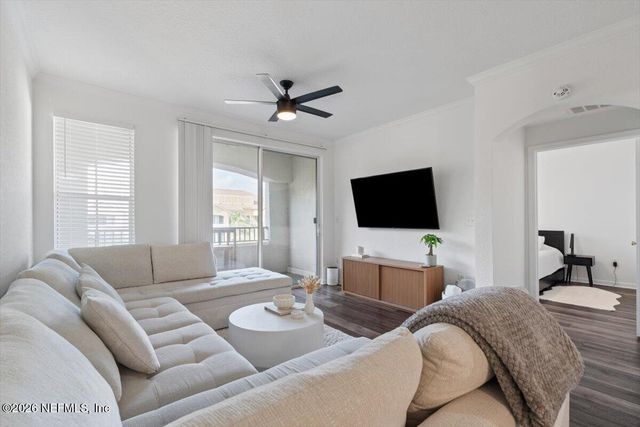 8539 GATE Parkway W 9404, Jacksonville, FL 32216