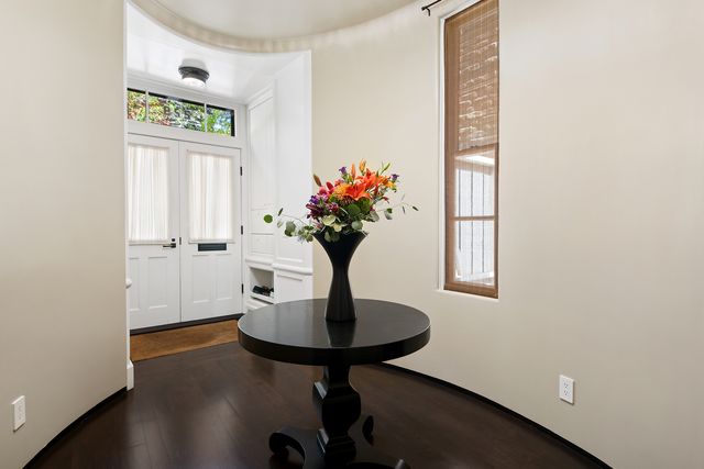 229 W Eugenie Street, Chicago, IL 60614