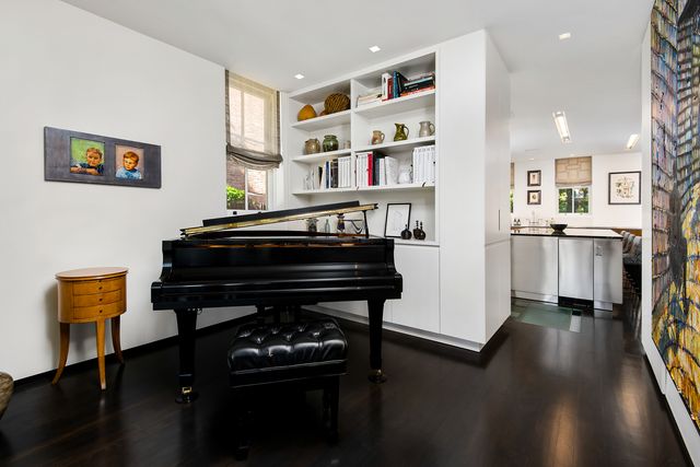 229 W Eugenie Street, Chicago, IL 60614